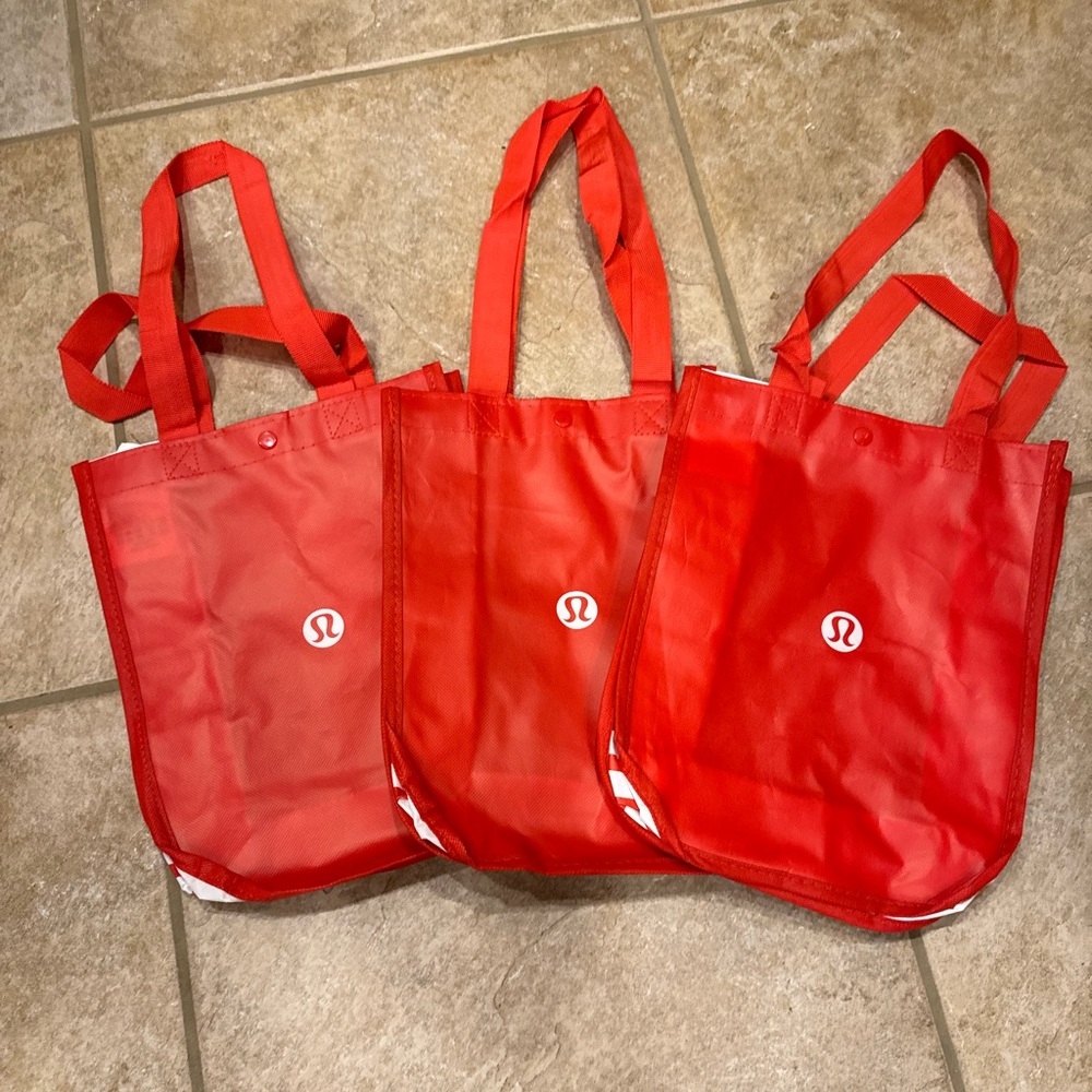 Lululemon small red tote bags